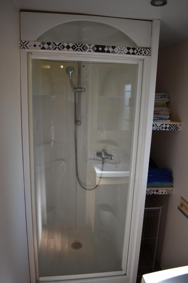 Mobil-Home Sur Terrain Bucolique Hyeres Ngoại thất bức ảnh